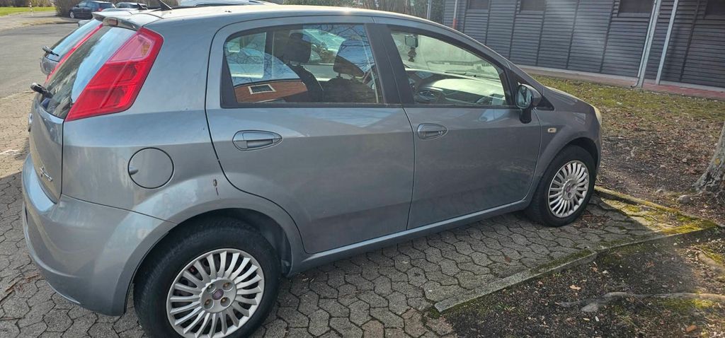 Fiat Punto Evo 120.465 km 2.200 &euro; Wolfsburg 38440
