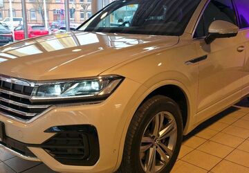 VW Touareg 73.565 km 50.740 &euro; Helmstedt 38350