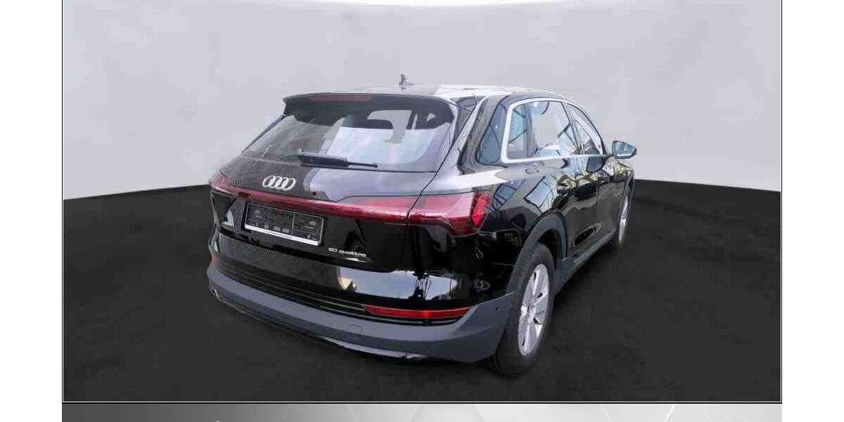 Audi e-tron 2.500 km 34.970 &euro; Helmstedt 38350