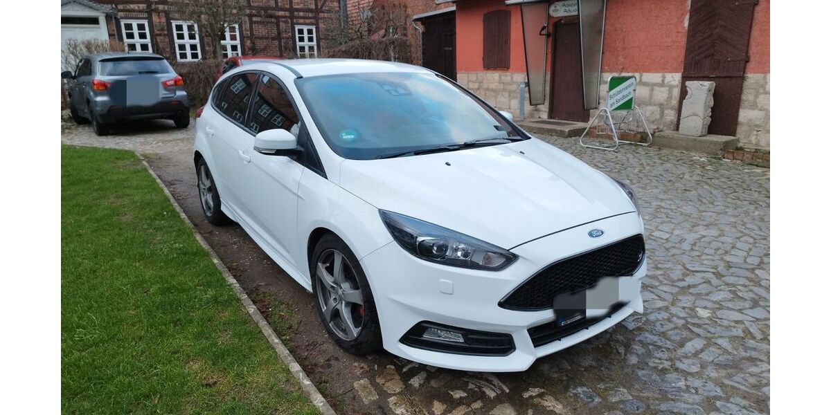 Ford Focus 164.000 km 13.500 &euro; Cremlingen 38162