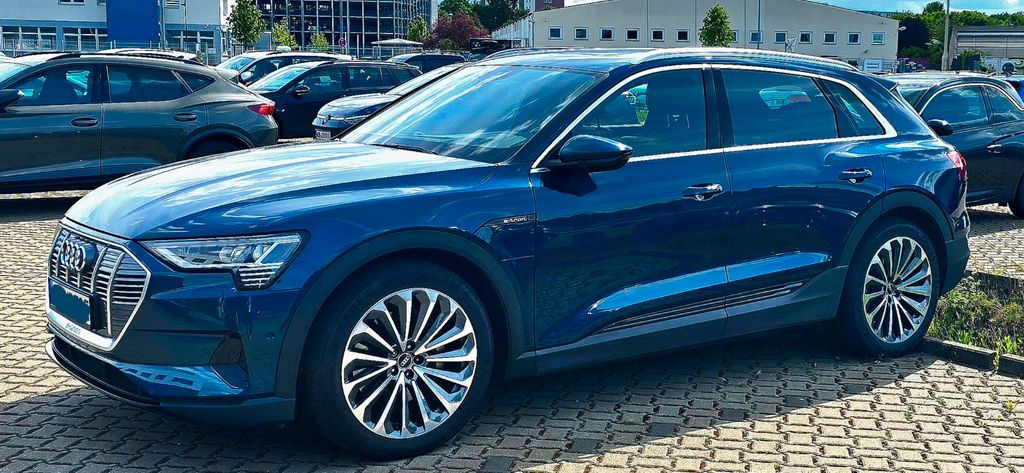 Audi e-tron 54.810 km 33.400 &euro; Meine 38527