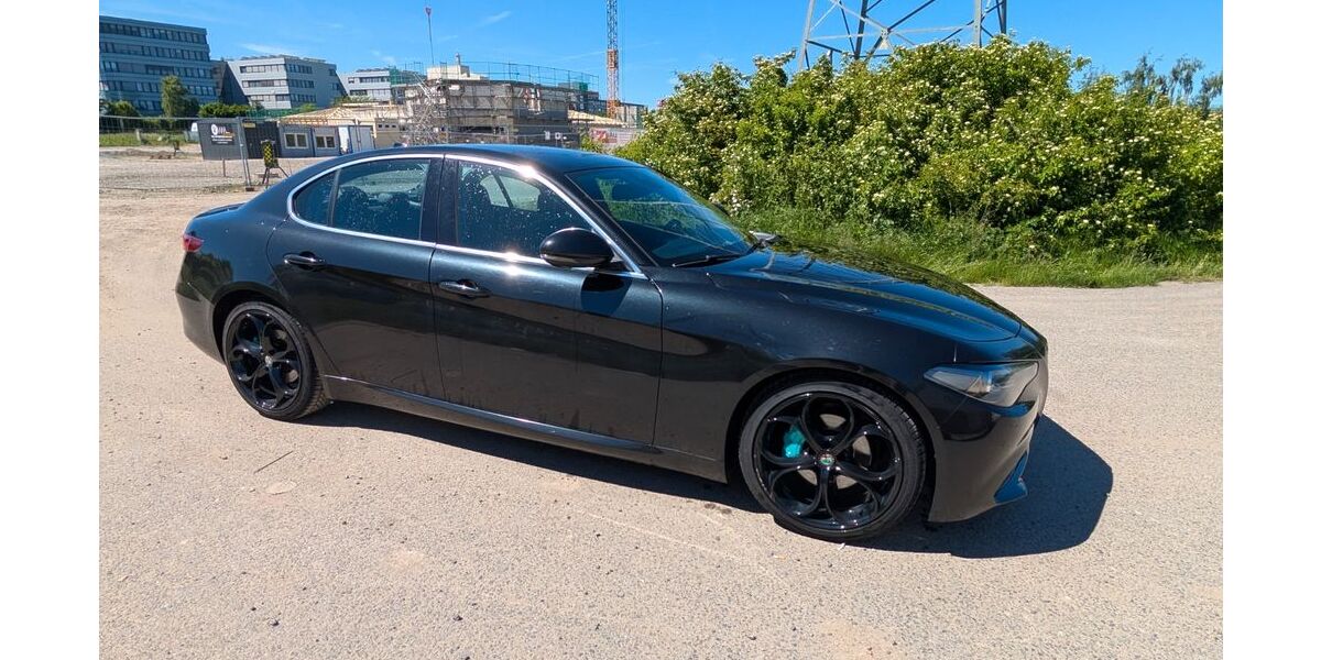 Alfa Romeo Giulia 210.000 km 14.500 &euro; Wolfsburg 38442