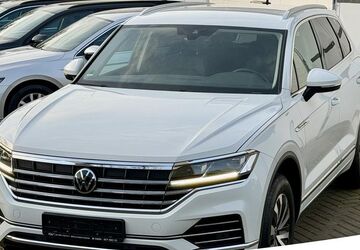 VW Touareg 141.827 km 33.499 &euro; Braunschweig 38118