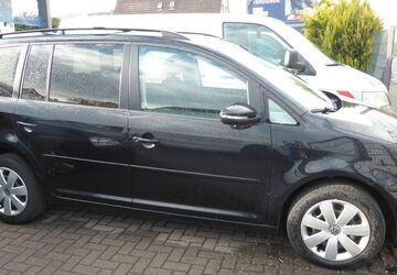 VW Touran 158.500 km 11.990 &euro; Wolfsburg/Vorsfelde 38448