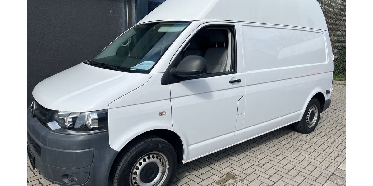 VW T5 Transporter 182.000 km 12.550 &euro; BRAUNSCHWEIG 38122