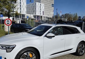 Audi e-tron 98.000 km 31.699 &euro; Wolfsburg 38446