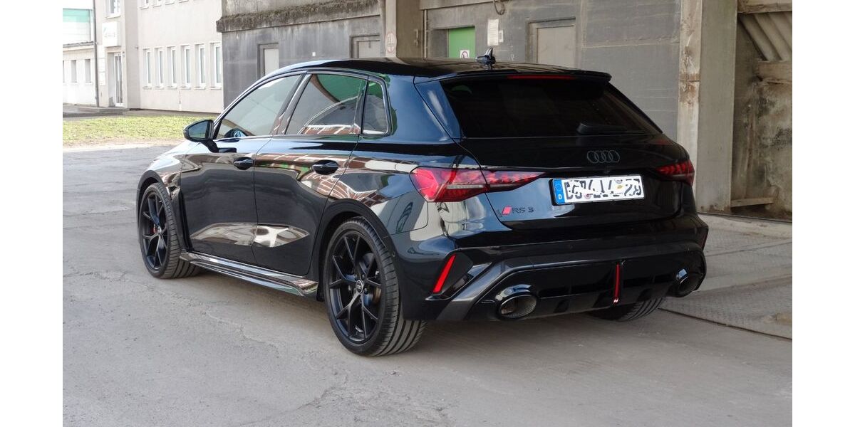 Audi RS3 18.792 km 61.970 &euro; Braunschweig 38116