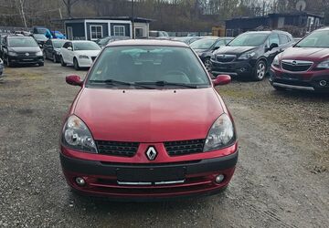 Renault Clio 76.011 km 1.590 &euro; Braunschweig 38120
