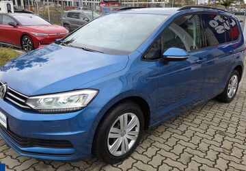 VW Touran 147.487 km 13.989 &euro; Braunschweig 38106