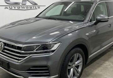 VW Touareg 99.555 km 33.990 &euro; Braunschweig 38106