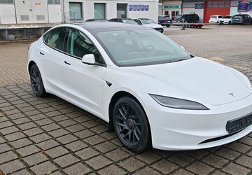 Tesla Model 3 19.361 km 40.970 &euro; Braunschweig 38112
