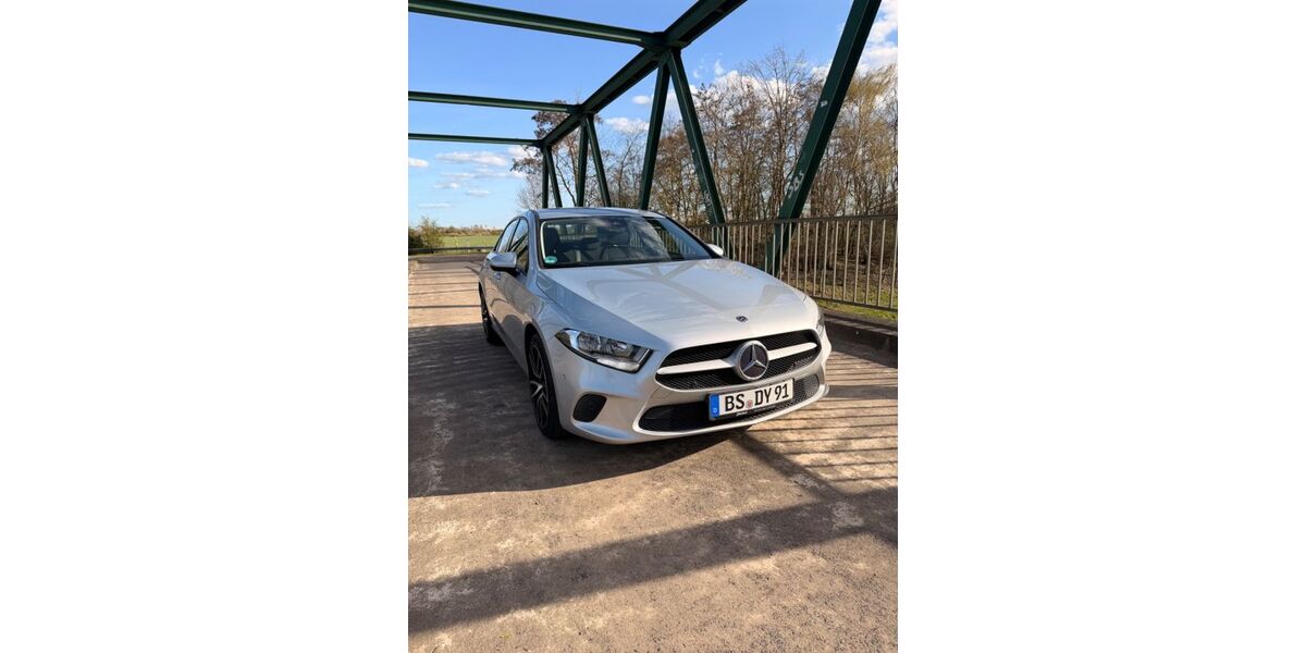 Mercedes-Benz A 180 64.717 km 17.750 &euro; Braunschweig 38110