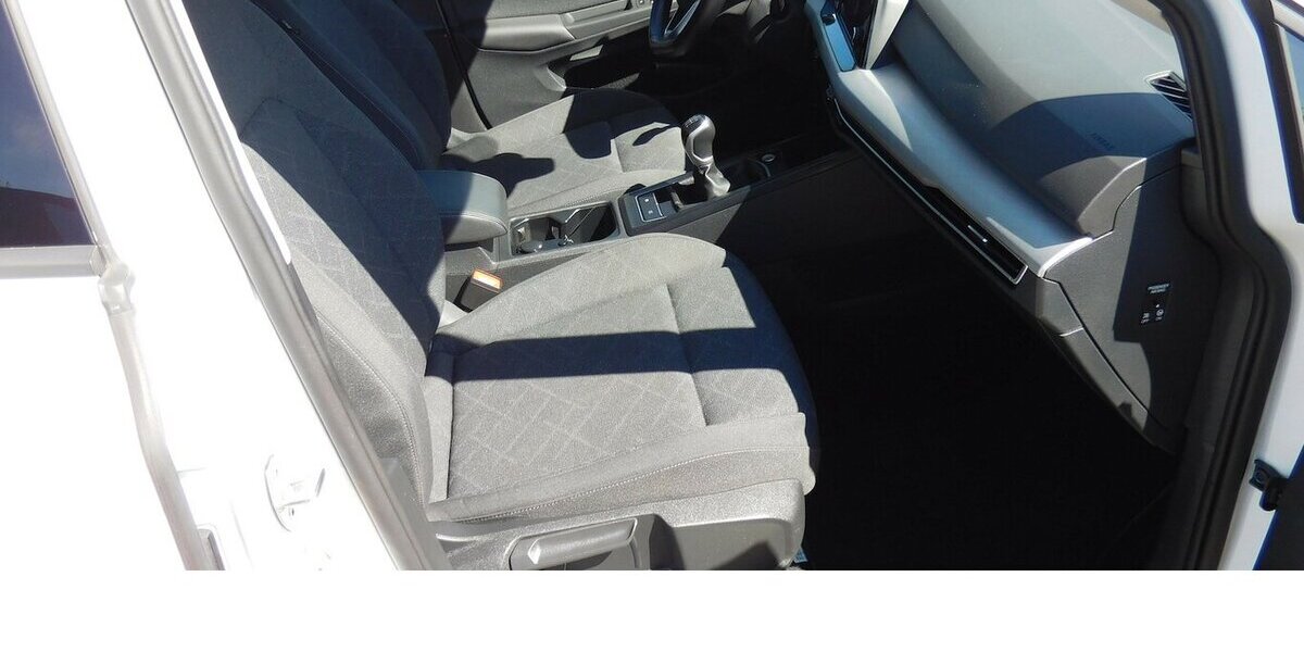 VW Golf Variant VIII 1.0 Life TSI Navi Klima Alu 16.700 km 18.390 &euro; Vordorf 38533