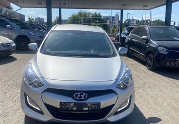 Hyundai i30 157.000 km 7.900 &euro; Braunschweig 38114