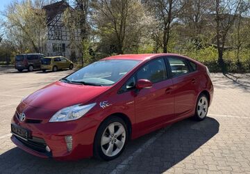 Toyota Prius 71.000 km 9.900 &euro; Braunschweig 38116