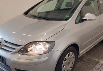 VW Golf 76.728 km 4.490 &euro; Wolfsburg 38444