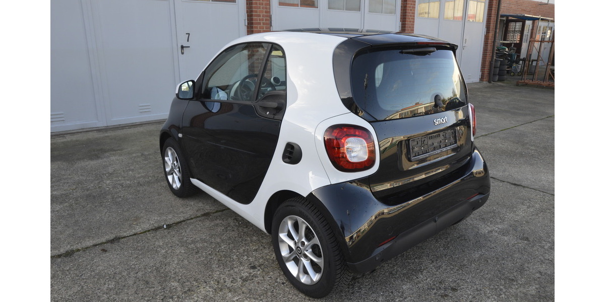 Smart fortwo Passion,Klima,Sitzheiz.,Pano,Navi,VOLL 79.900 km 7.333 &euro; Braunschweig 38106