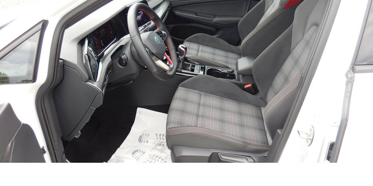 VW Golf GTI Golf 2.0 VIII TSI Performance 4Trg Navi 25.100 km 22.990 &euro; Vordorf 38533