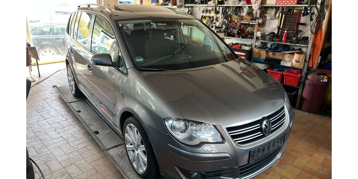 VW Touran 258.500 km 4.990 &euro; Wolfsburg/Vorsfelde 38448