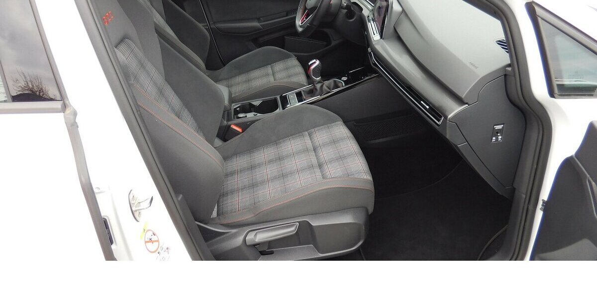 VW Golf GTI Golf 2.0 VIII TSI Performance 4Trg Navi 29.900 km 23.990 &euro; Vordorf 38533