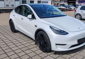 Tesla Model Y 35.371 km 37.470 &euro; Braunschweig 38112
