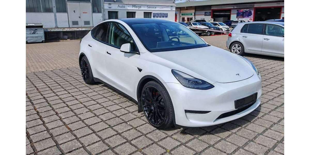 Tesla Model Y 35.371 km 37.470 &euro; Braunschweig 38112