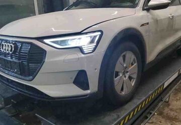 Audi e-tron 61.000 km 34.970 &euro; Helmstedt 38350