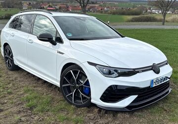 VW Golf 104.157 km 31.799 &euro; Braunschweig 38106