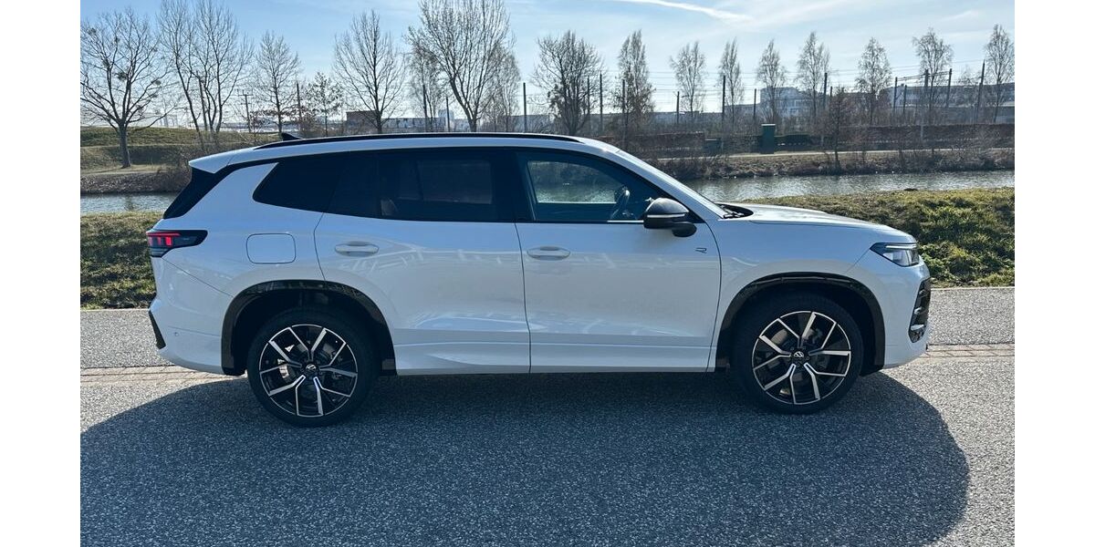 VW Tayron 11.666 km 49.900 &euro; Wolfsburg 38440