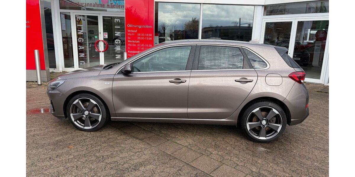 Hyundai i30 76.791 km 17.500 &euro; Braunschweig 38114