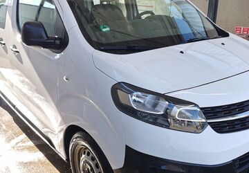 Opel Vivaro 193.000 km 12.900 &euro; Braunschweig 38112