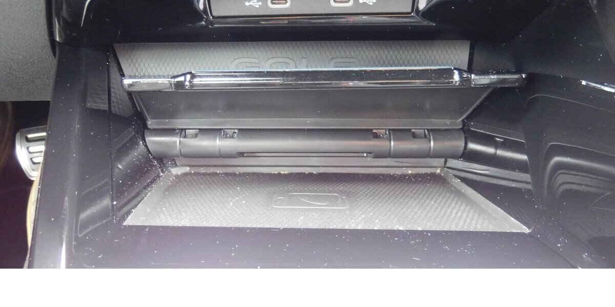 VW Golf GTI Golf 2.0 VIII TSI Performance 4Trg Navi 29.900 km 23.990 &euro; Vordorf 38533