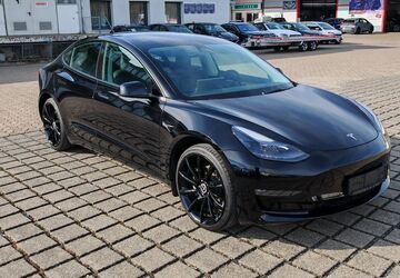 Tesla Model 3 36.143 km 31.970 &euro; Braunschweig 38112